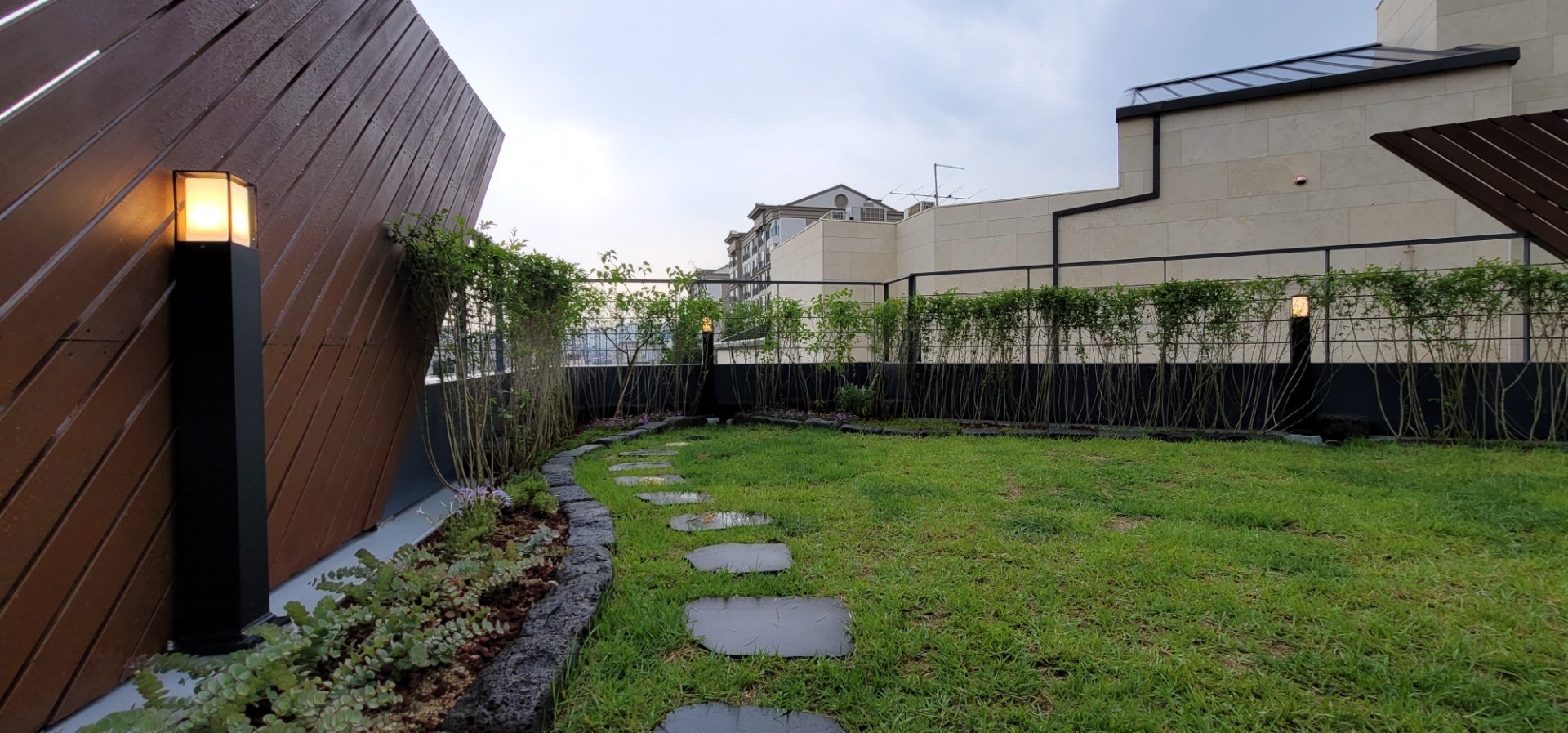 3667007335_MXRAUIsy_b8f57609f7b53948c540916cacccdd2ba18a40ad.jpg 이미지크게보기